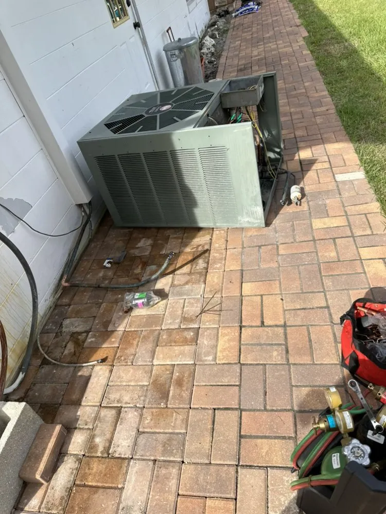 Slide of Traddox Air Conditioning