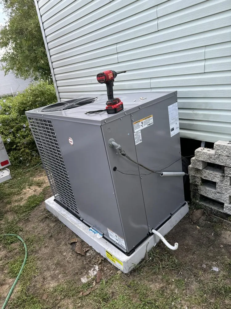 Slide of Traddox Air Conditioning