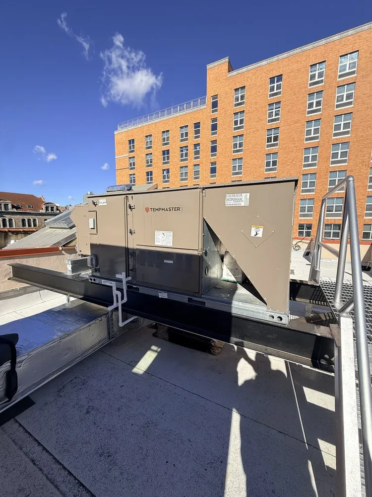 Slide of Tropical Aire