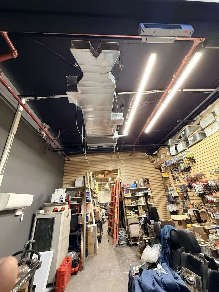 Slide of Tropical Aire