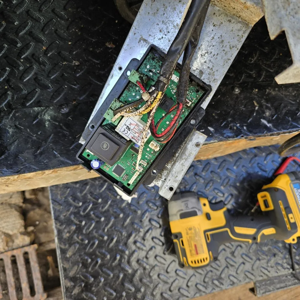 Slide of Txv Industries