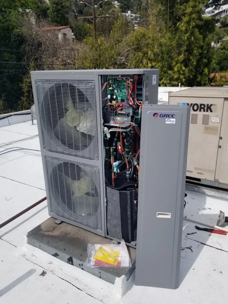 Slide of UMC Heating & Air Conditioning Refrigeration