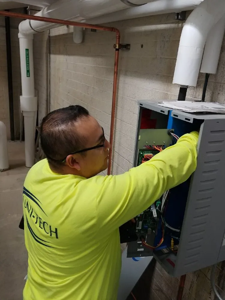 Slide of Uni-Tech HVAC