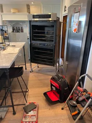 United Appliance Repair Logo