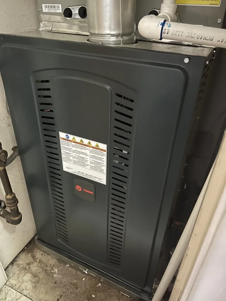 Slide of United express AC