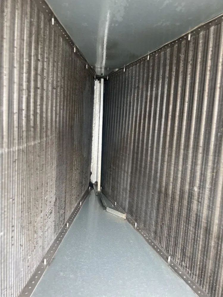 Slide of United express AC