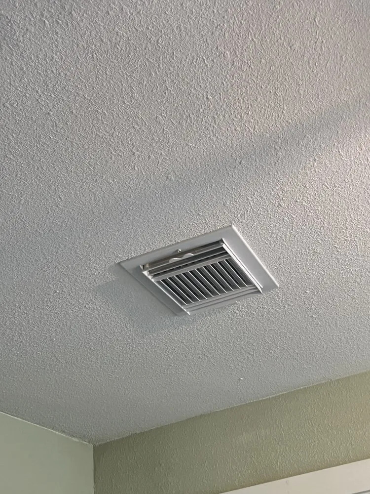 Slide of United express AC