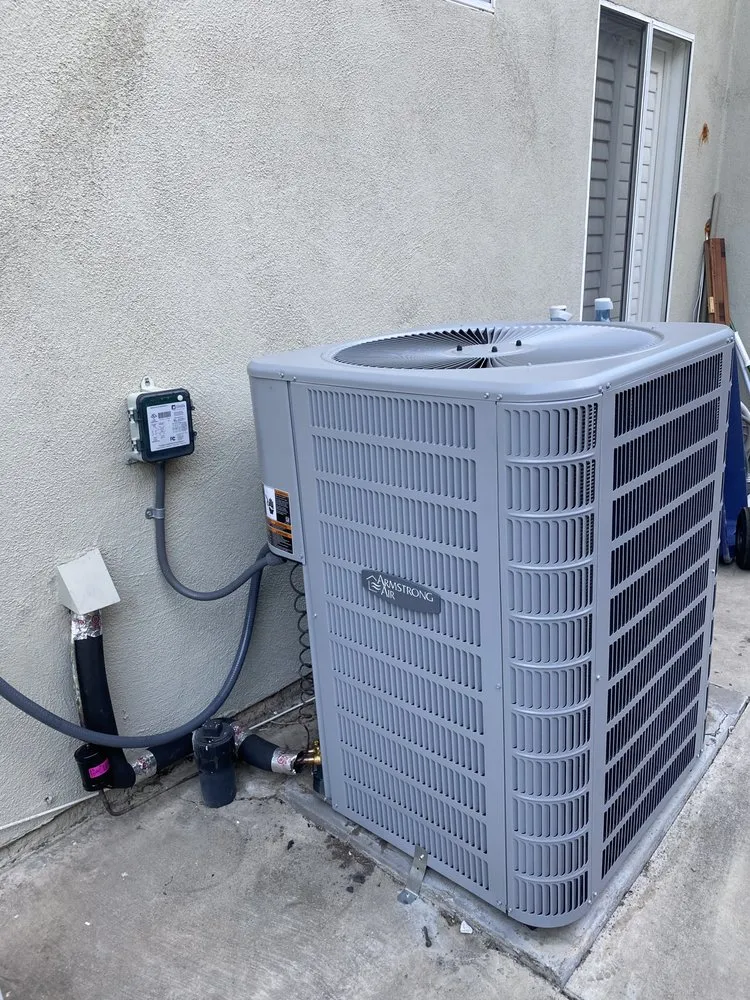 Slide of Universal Air