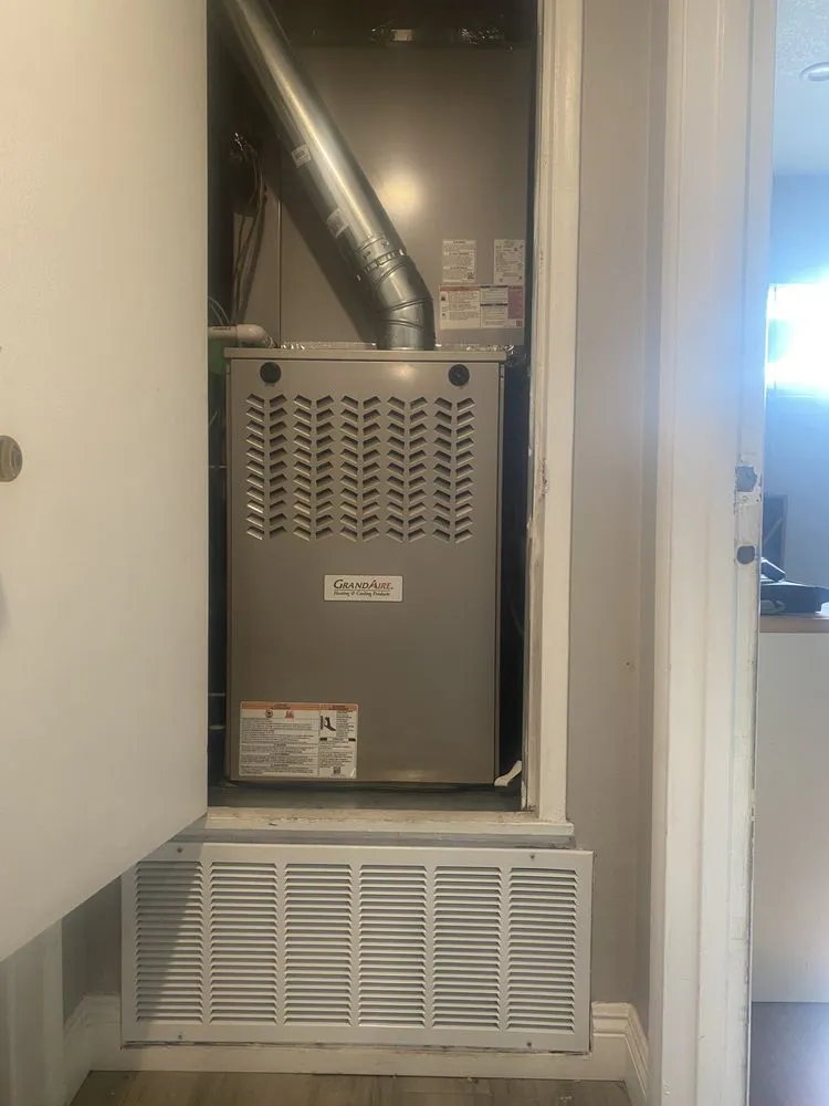 Slide of Universal Air