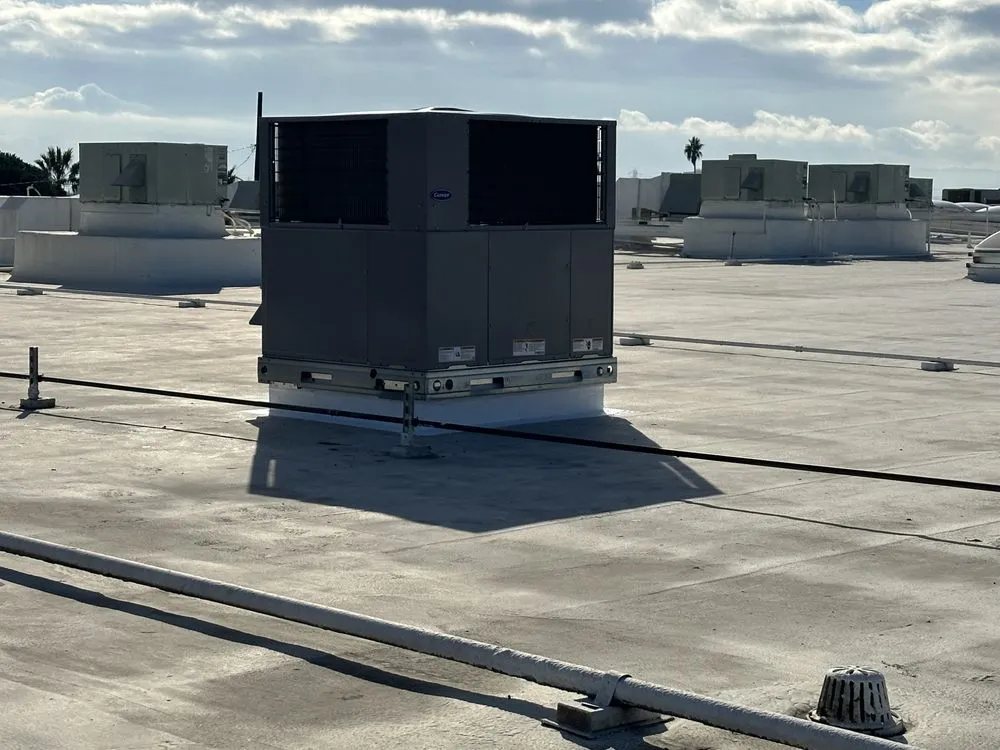 Slide of Universal Air