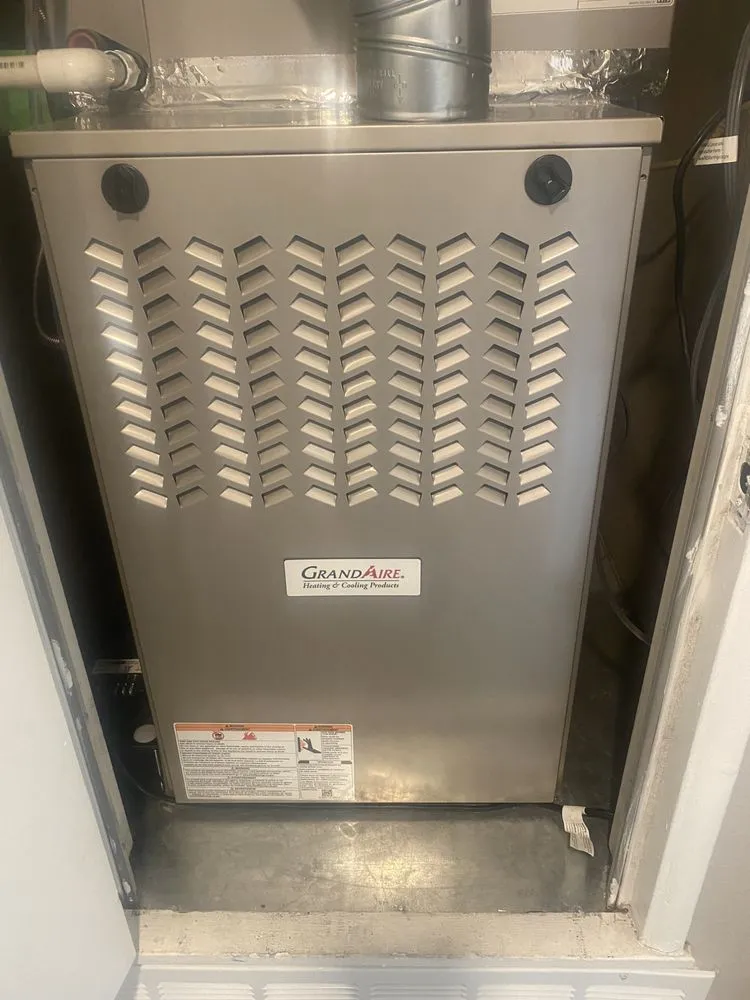 Slide of Universal Air