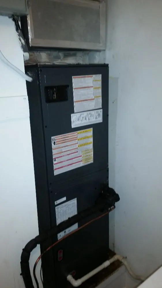 Slide of Universal Heating & Air Conditioning