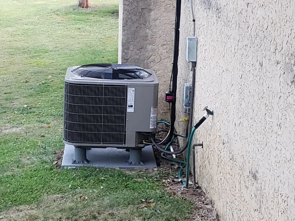 Slide of Universal Heating & Air Conditioning