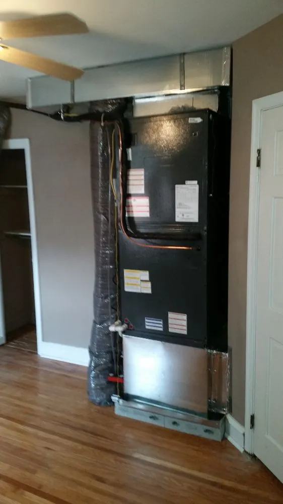 Slide of Universal Heating & Air Conditioning