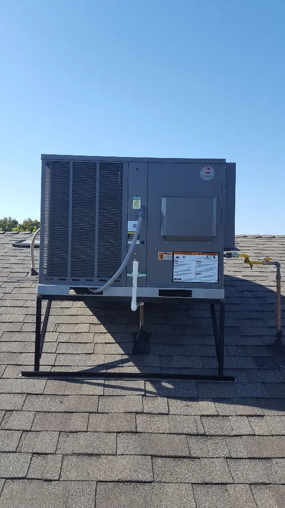 Slide of Universal Heating and Air Conditioning