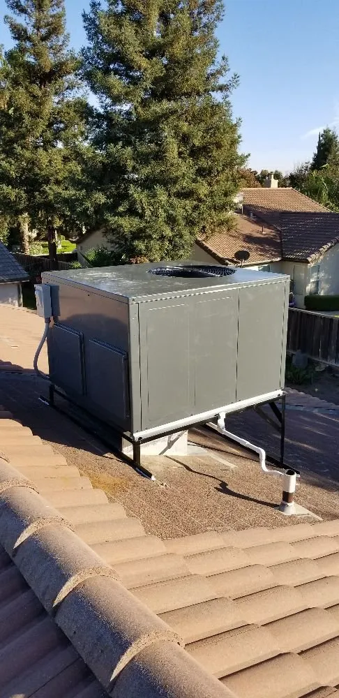 Slide of Universal Heating and Air Conditioning