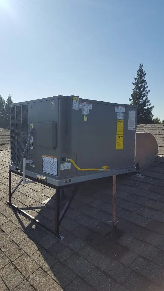 Slide of Universal Heating and Air Conditioning