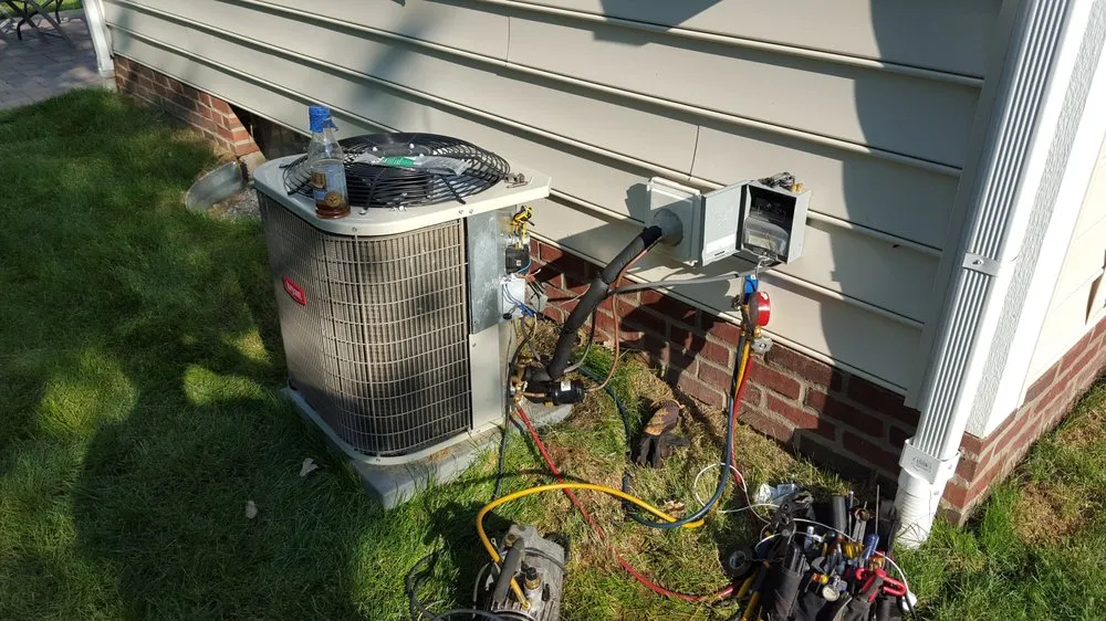 Slide of Universal Heating and Air Conditioning