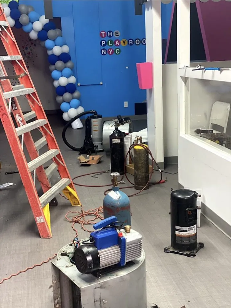 Slide of Universal HVAC Express