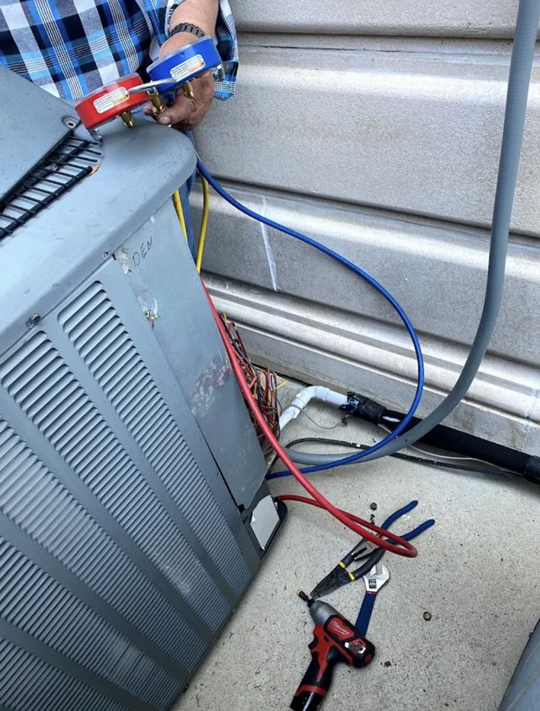 Slide of Universal HVAC Express