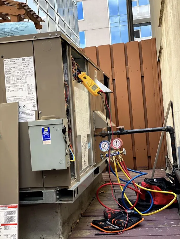 Slide of Universal HVAC Express