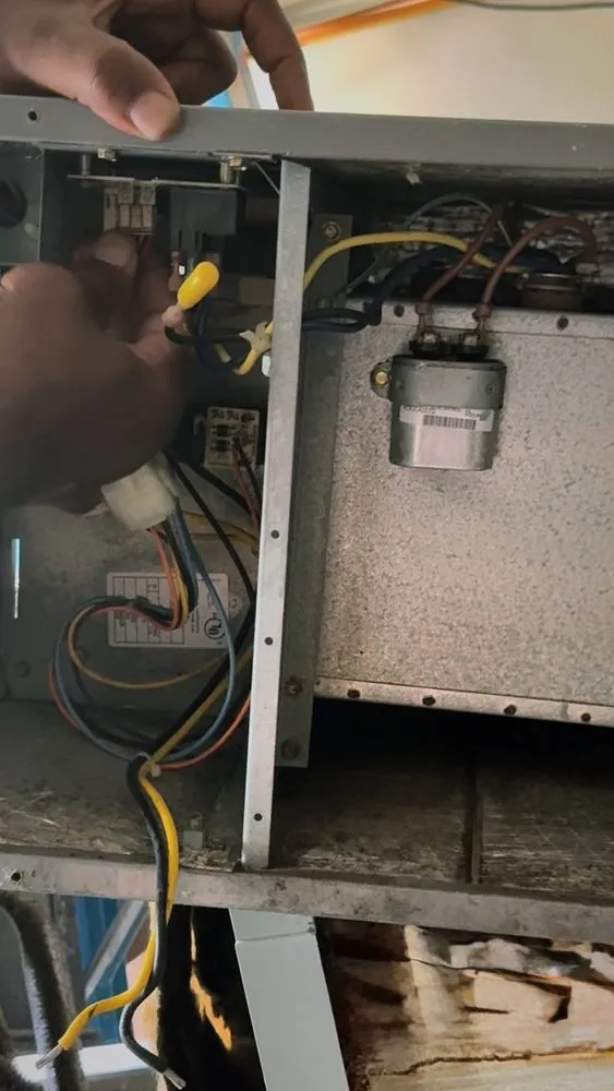 Slide of Universal HVAC Heating & Air