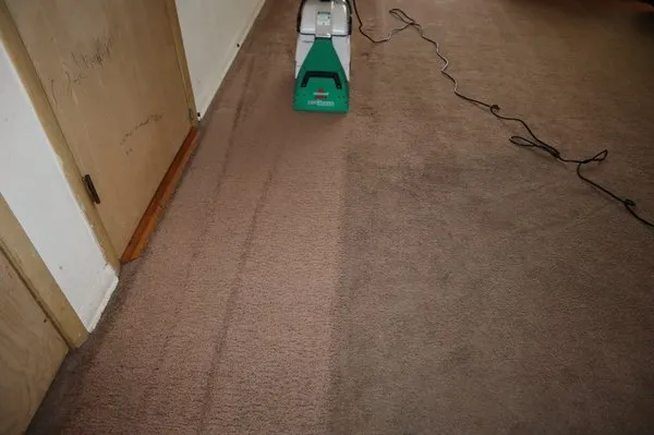 Universal Royalty Services Logo