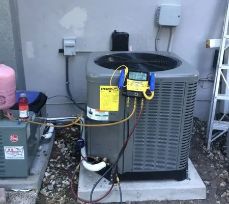 US Air Conditioning & Heating Logo