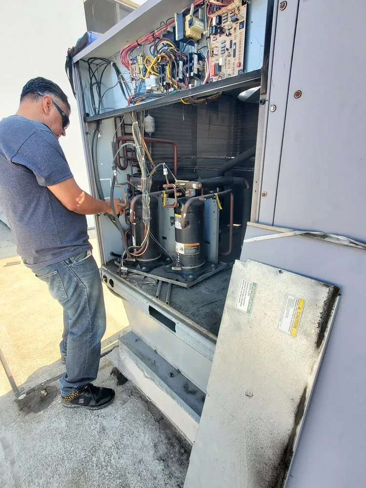 Slide of U.S. HVAC/R PROS