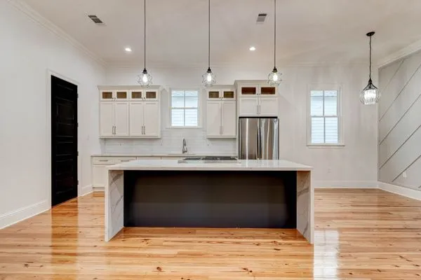 V3 Custom Builders Logo