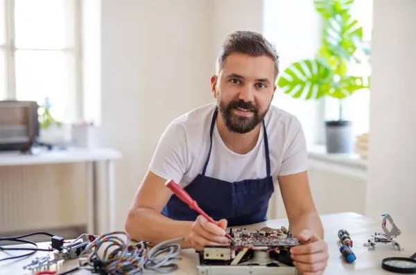 Van's Air Conditioning and Heating Logo