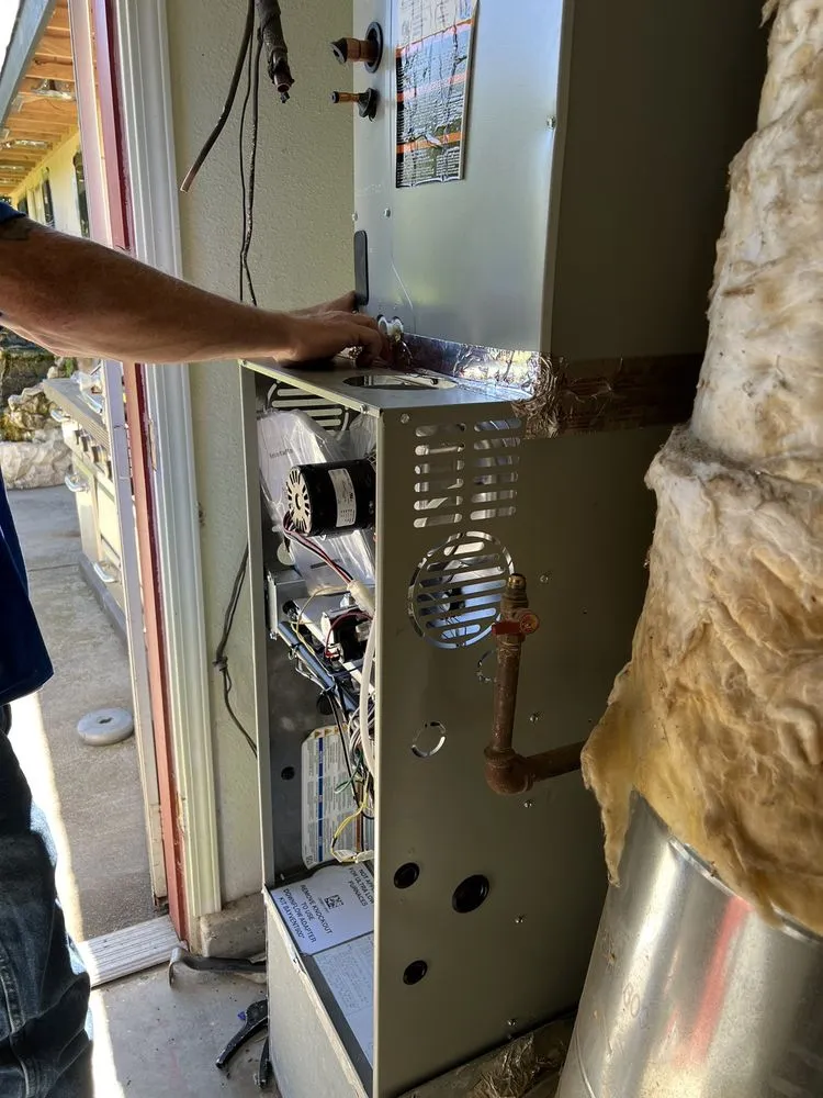 Slide of Vardell's Air Conditioning