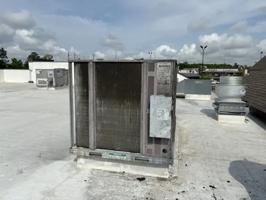 Vhr Services Commercial Refrigeration Logo