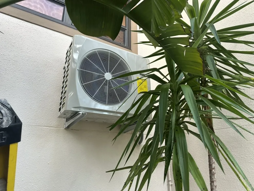 Slide of Vicente Industries