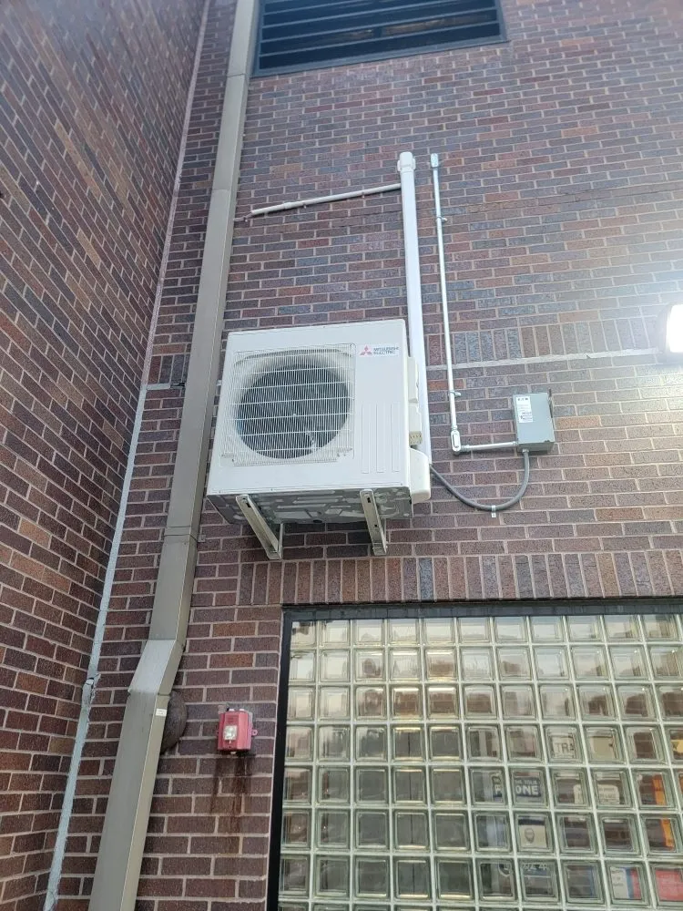 Slide of Vini Services