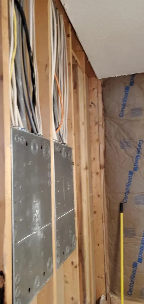 Slide of Vinnies Home Repairs Top To Bottom