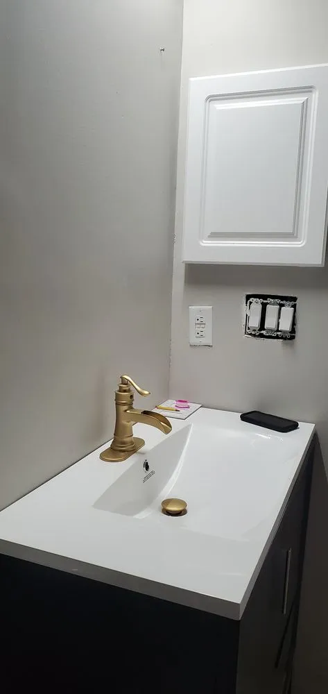 Slide of Vinnies Home Repairs Top To Bottom