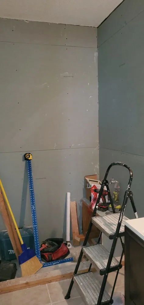 Slide of Vinnies Home Repairs Top To Bottom