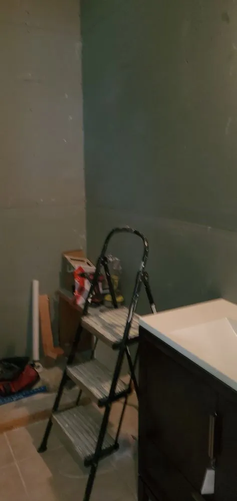 Slide of Vinnies Home Repairs Top To Bottom