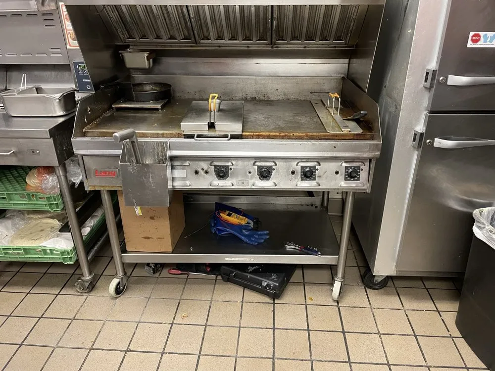 Slide of Von Ashton Repair Company