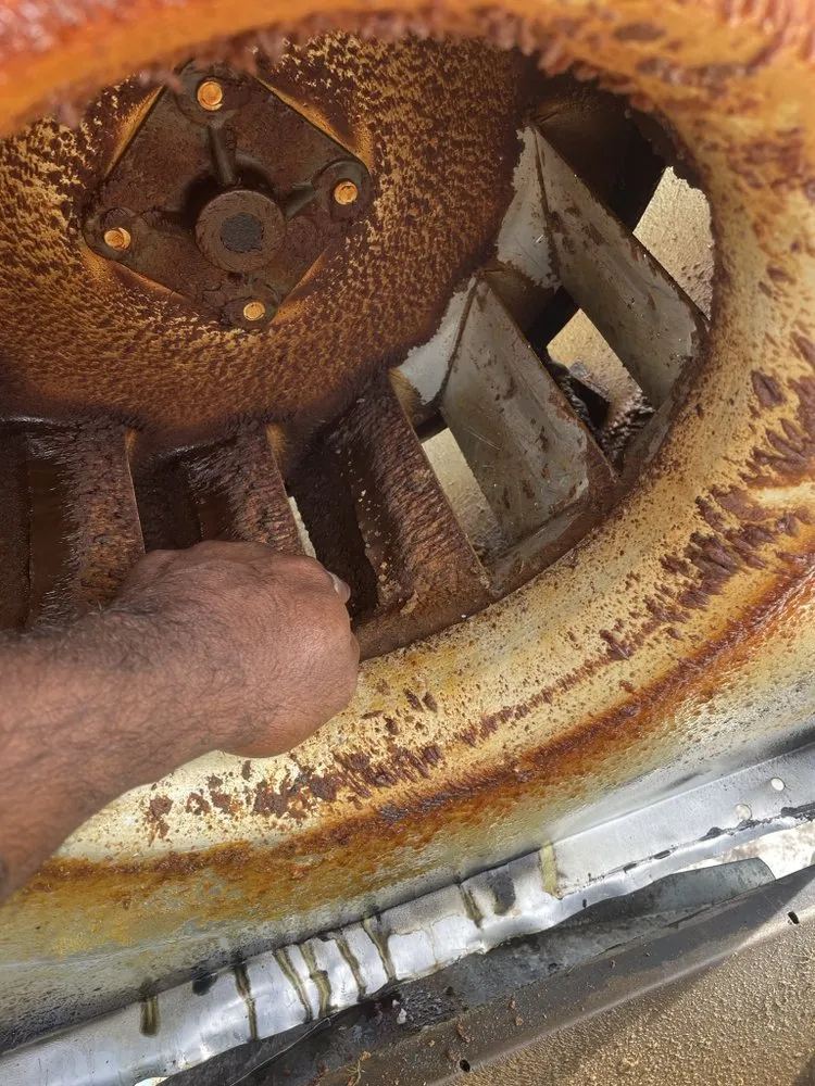 Slide of Von Ashton Repair Company