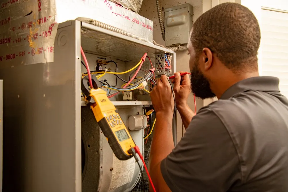 Slide of Von's Heating and Air