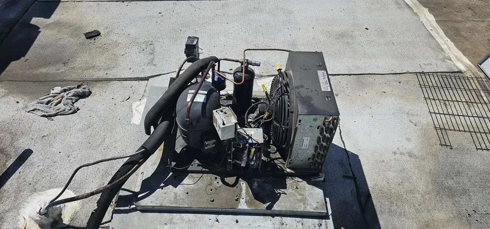 Slide of Walk In Cooler Repair