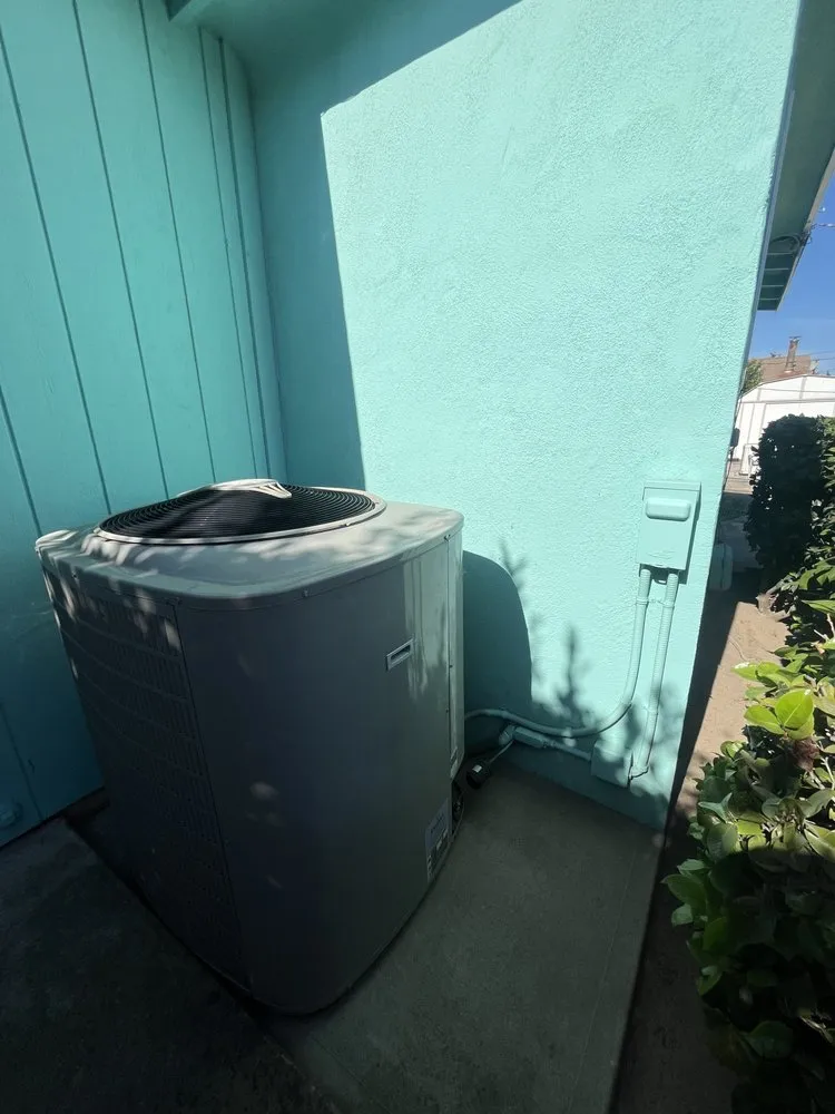 Slide of Warren's Heating & Air Conditioning