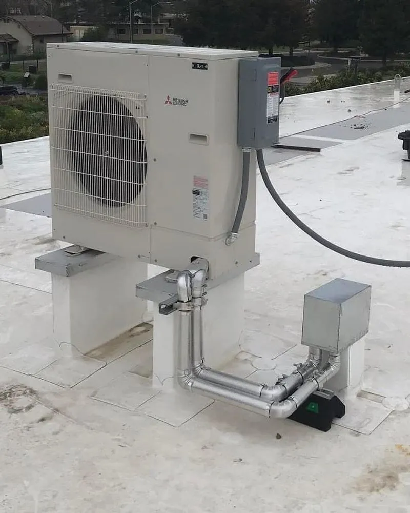 Slide of We Fix Service 24