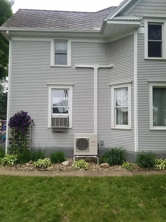 Slide of Wedeking Custom Comfort