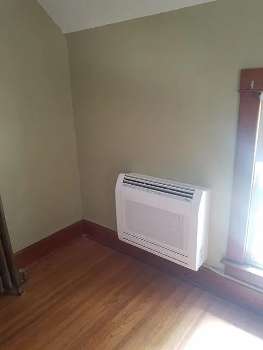 Slide of Wedeking Custom Comfort