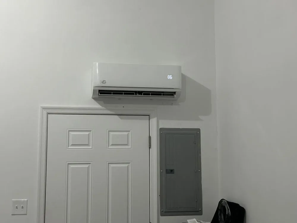 Slide of Windsanity Mini Spilts