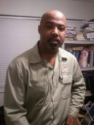 Wolfmaster Unlimited Services Logo