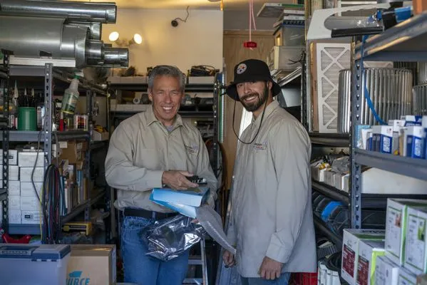 Wrich Air Cooling & Heating Logo